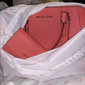 Michael Kors Shoulder Bag and matching Wallet